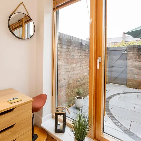 Robyn's Retreat-free Parking