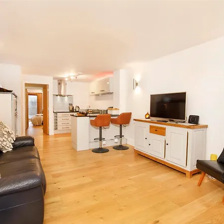 Apartament Robyn's Retreat-free Parking *