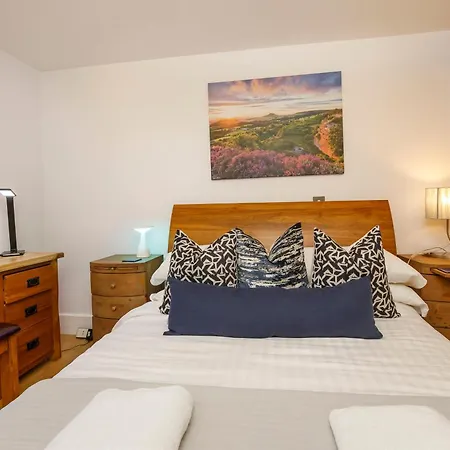 Robyn's Retreat-free Parking *