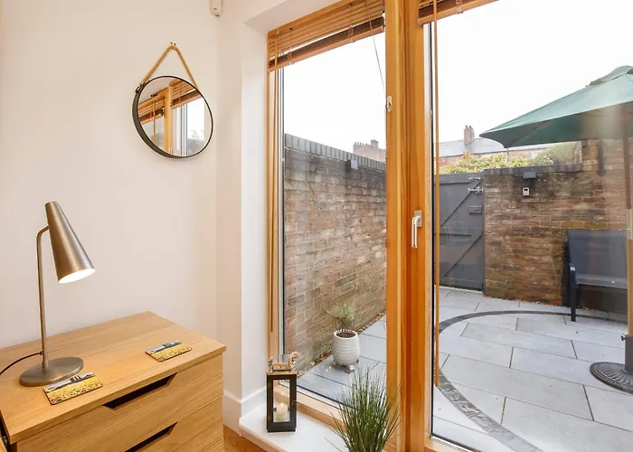 Robyn's Retreat-free Parking York