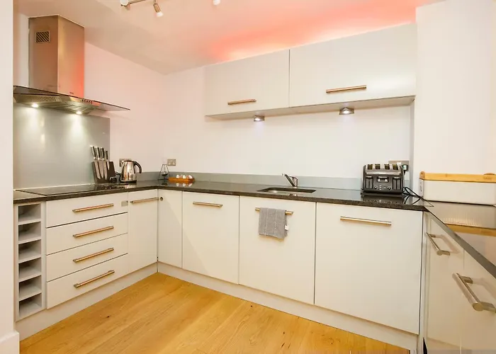 Robyn's Retreat-free Parking