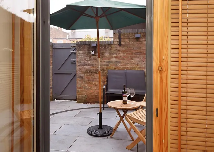 Robyn's Retreat-free Parking